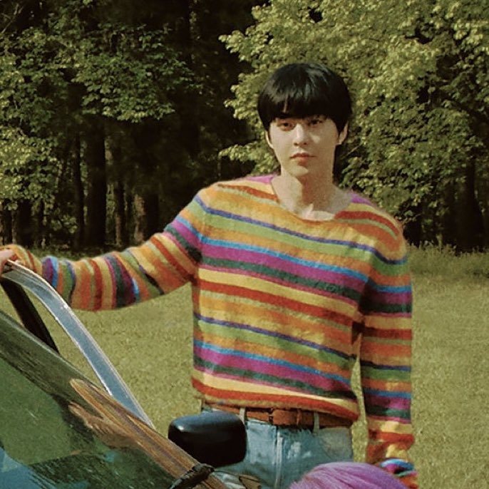 아니..시우민의 6년을.. 6년을 누가 도려내 가버렸습니다