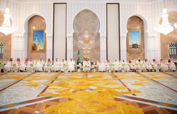 saudistuff's tweet photo. نيابة عن #خادم_الحرمين_الشريفين..  #ولي_العهد يستقبل في #الديوان_الملكي بقصر منى المهنئين بـ #عيد_الأضحى_المبارك من أصحاب السمو الأمراء ومفتي عام المملكة وأصحاب الفضيلة والمعالي وكبار المدعوين من دول مجلس التعاون والمسؤولين وقادة القطاعات العسكرية المشاركة في الحج. https://t.co/fFwuC0FOZG