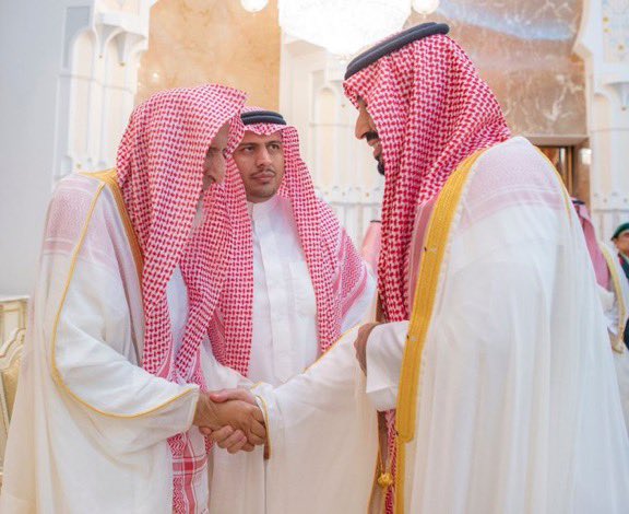 saudistuff's tweet photo. نيابة عن #خادم_الحرمين_الشريفين..  #ولي_العهد يستقبل في #الديوان_الملكي بقصر منى المهنئين بـ #عيد_الأضحى_المبارك من أصحاب السمو الأمراء ومفتي عام المملكة وأصحاب الفضيلة والمعالي وكبار المدعوين من دول مجلس التعاون والمسؤولين وقادة القطاعات العسكرية المشاركة في الحج. https://t.co/fFwuC0FOZG