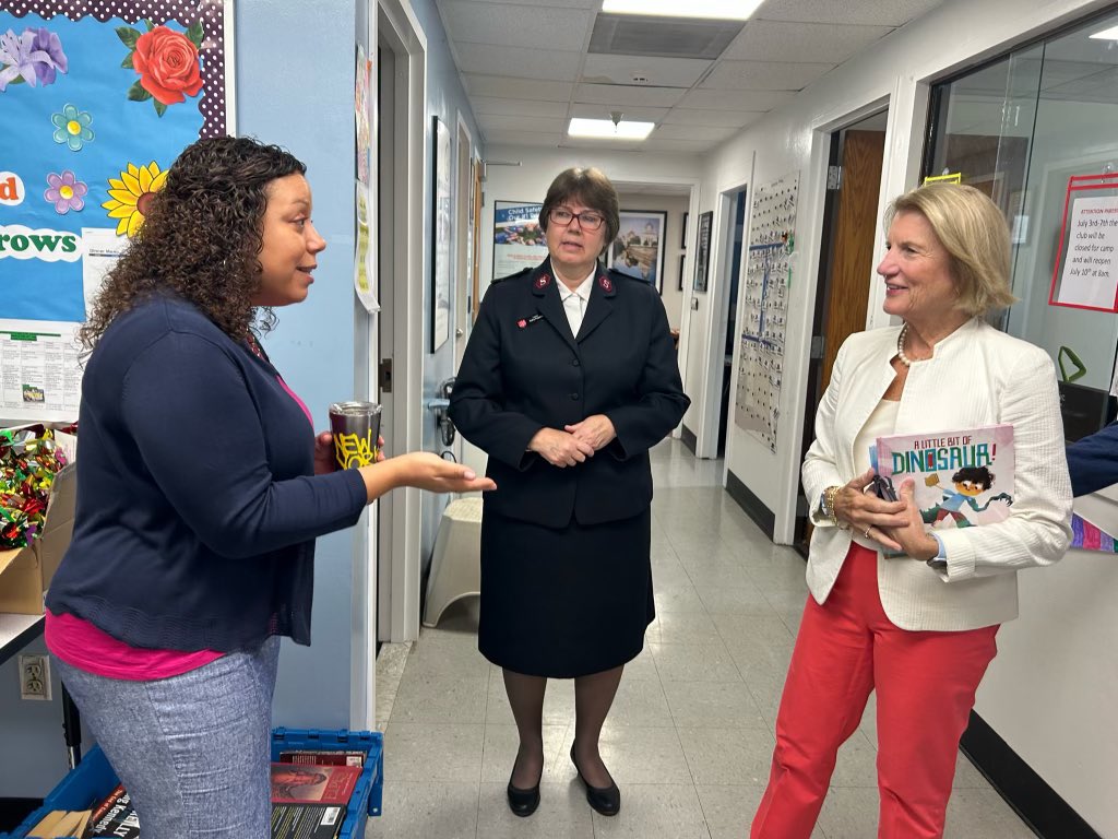 West Virginia’s young people are the future of our great state!
 
Reading and literacy have the ability to open so many doors, and I commend the @BGCA_Clubs for their efforts to inspire this love of reading at an early age.