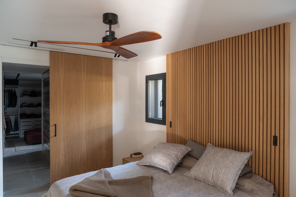 SancasShowroom's tweet image. La presencia de la #madera de roble en esta vivienda para idear un hogar lleno de #calidez . La luz #natural y la #decoracion tan cuidada, han conseguido crear un espacio muy especial. ¡Fijáos en cómo las sombras juegan con el color de la madera!
#woodworking #interiordesign