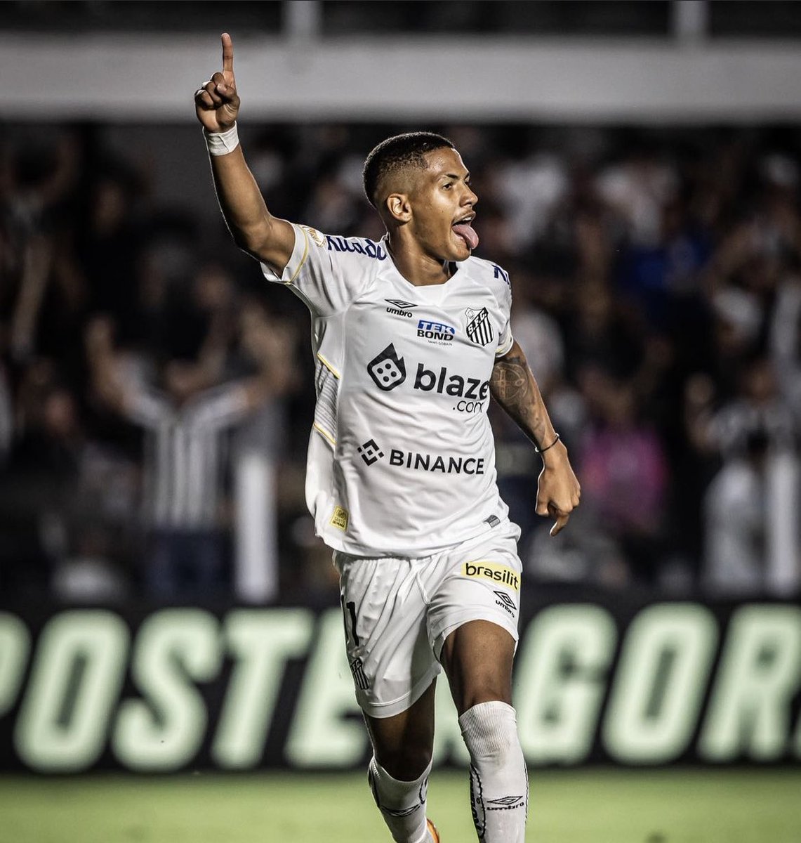_ChelseaXtra's tweet photo. 🚨🇧🇷 Angelo estaría muy cerca de ser nuevo jugador del Chelsea.

Según medios brasileños Santos habría aceptado la oferta de 17M del club.

[@FabrizioRomano]

#ChelseaFC https://t.co/c9DKHvS0fg
