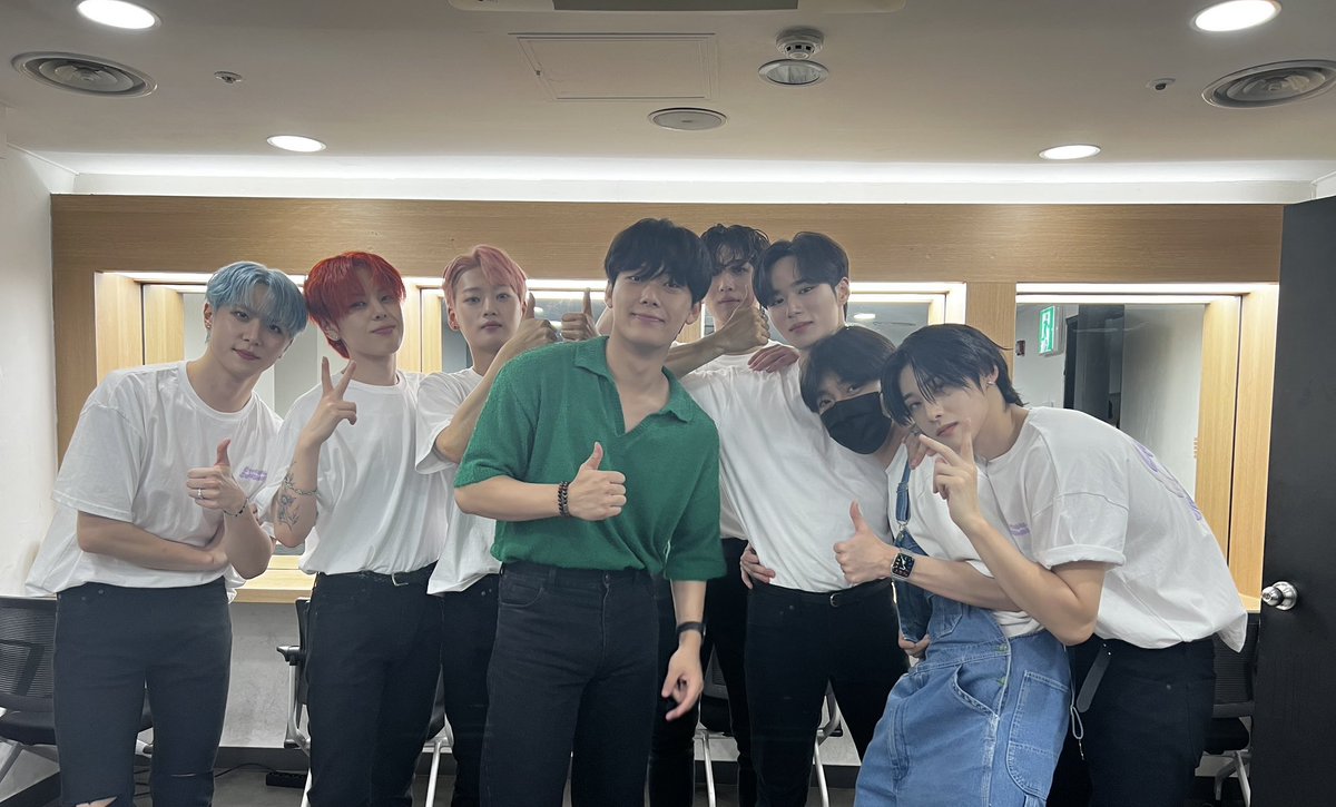1ets9o's tweet photo. 꺅!!!!!!!!!!! 이들의만남기쁘다...🫰🏻🫰🏻🫰🏻🫰🏻 https://t.co/UxgleKxgzL