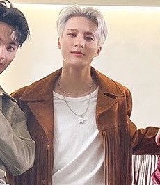 happierjeno's tweet photo. Nct dream’s jeno being the biggest green flag among kpop idols, 

a thread: https://t.co/jDOZLoJXMI
