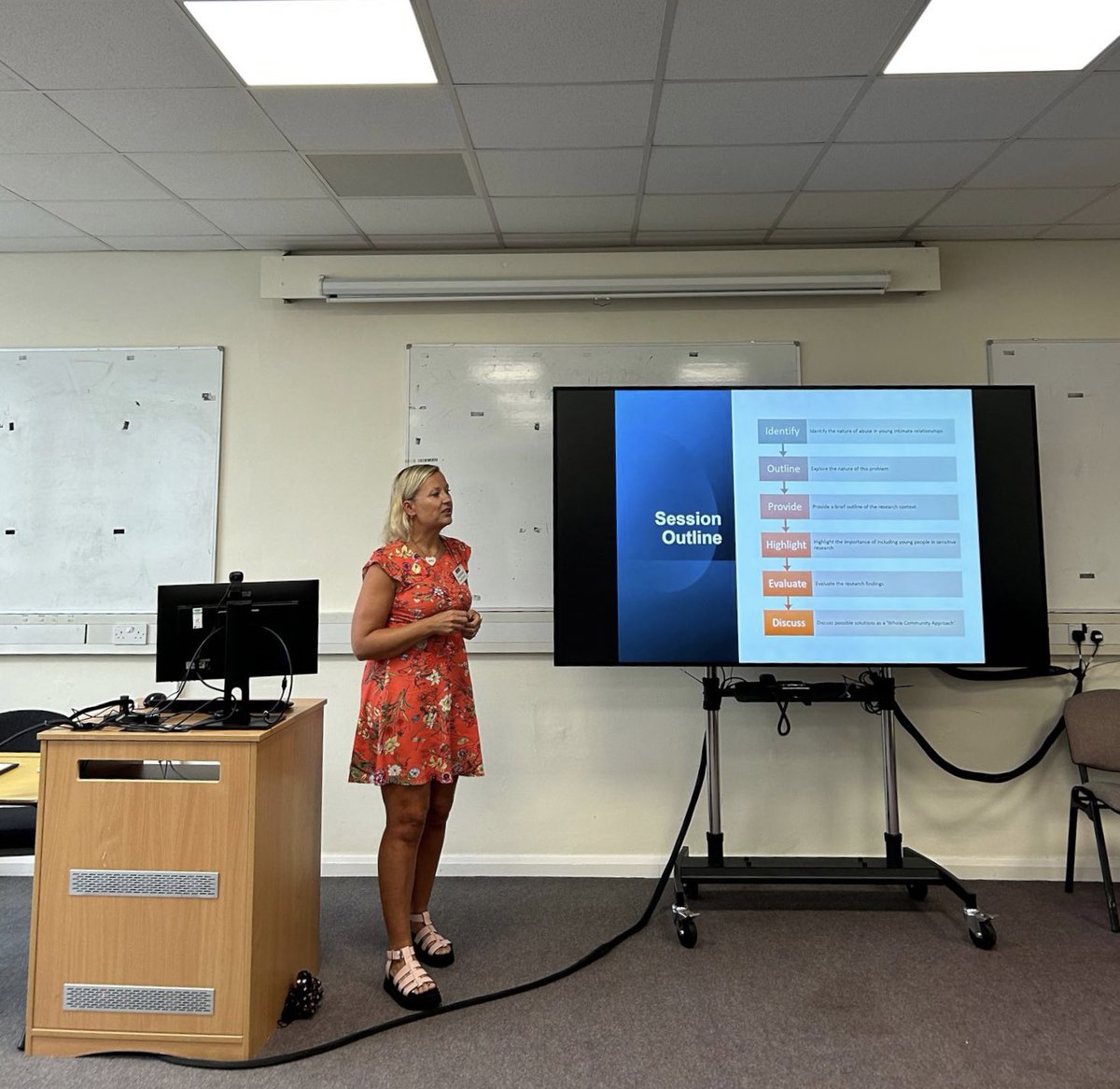 WISERDNews's tweet photo. Interesting study exploring how young women discussed their attitudes towards, and experiences of, intimate relationships, and using a whole community approach to prevent abuse @TeleriCeryl #WISERD2023 https://t.co/qgiYZXe7xj