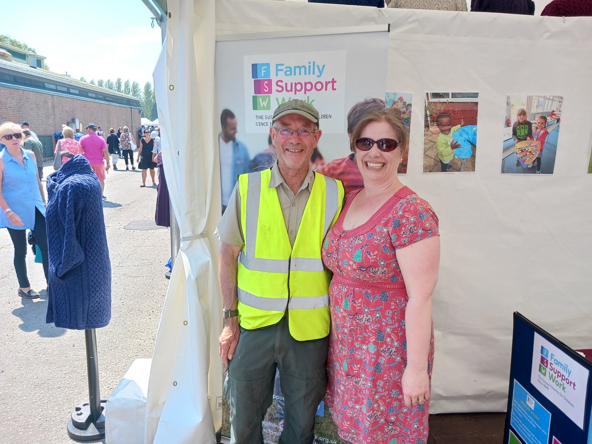 Lovely to see Nikki Kerr @FSWSussex #charity at #SouthofEnglandShow! We have awarded £150 grant to successful & established #family #Bognor #allotment project They will source seeds, herbs, compost & paint to continue to grow food & improve space 😀 #gardening @MuseumGardening