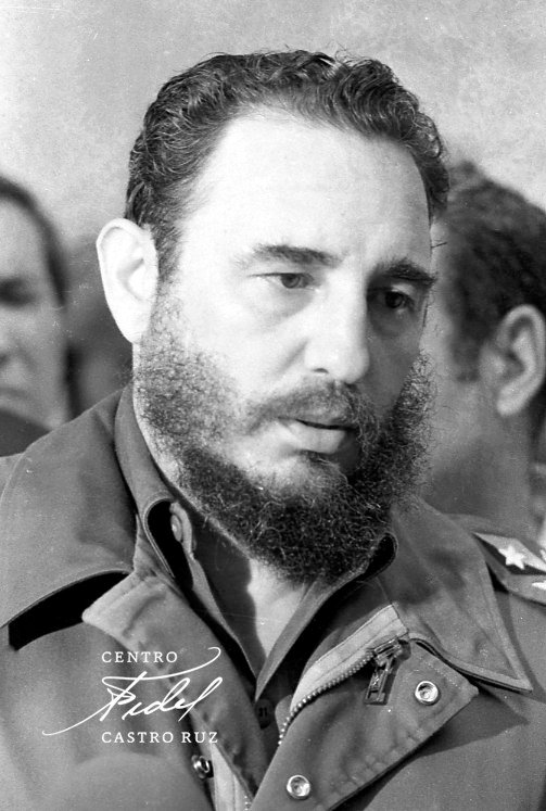 centrofidel's tweet photo. #Fidel:"Yo pienso que el secreto de esta #Revolución es haber sido leal a los principios desde el principio hasta el fin; haberlo sabido ser durante estos años, y estar dispuesto a seguirlo siendo (...)". #FidelVive https://t.co/kQzt52vmex
