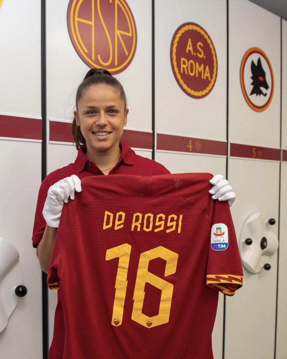 Getting used to her new surroundings! 🐺 

#ASRomaWomen #ASRoma