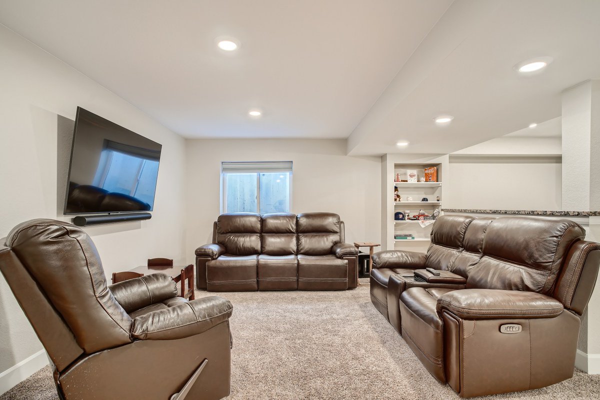 finbasements's tweet image. When space is limited, you start to define—fairly quickly—which priorities make the cut. This month’s featured finish makes the most of 773 sq. ft.,  an ideal space customized for this family. 

finishedbasementsandmore.com/blog/featured-… 

#featuredfinish #basementfinish #customplan #packsapunch