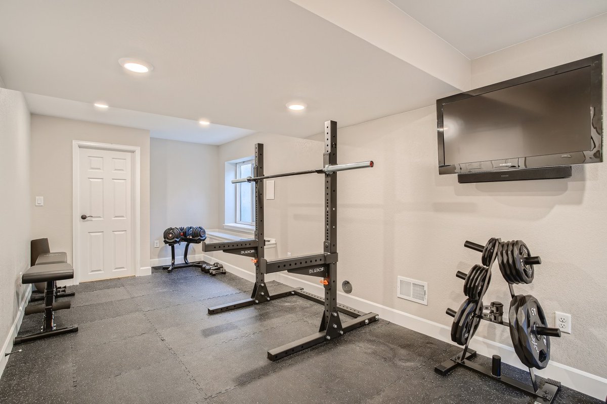 finbasements's tweet image. When space is limited, you start to define—fairly quickly—which priorities make the cut. This month’s featured finish makes the most of 773 sq. ft.,  an ideal space customized for this family. 

finishedbasementsandmore.com/blog/featured-… 

#featuredfinish #basementfinish #customplan #packsapunch