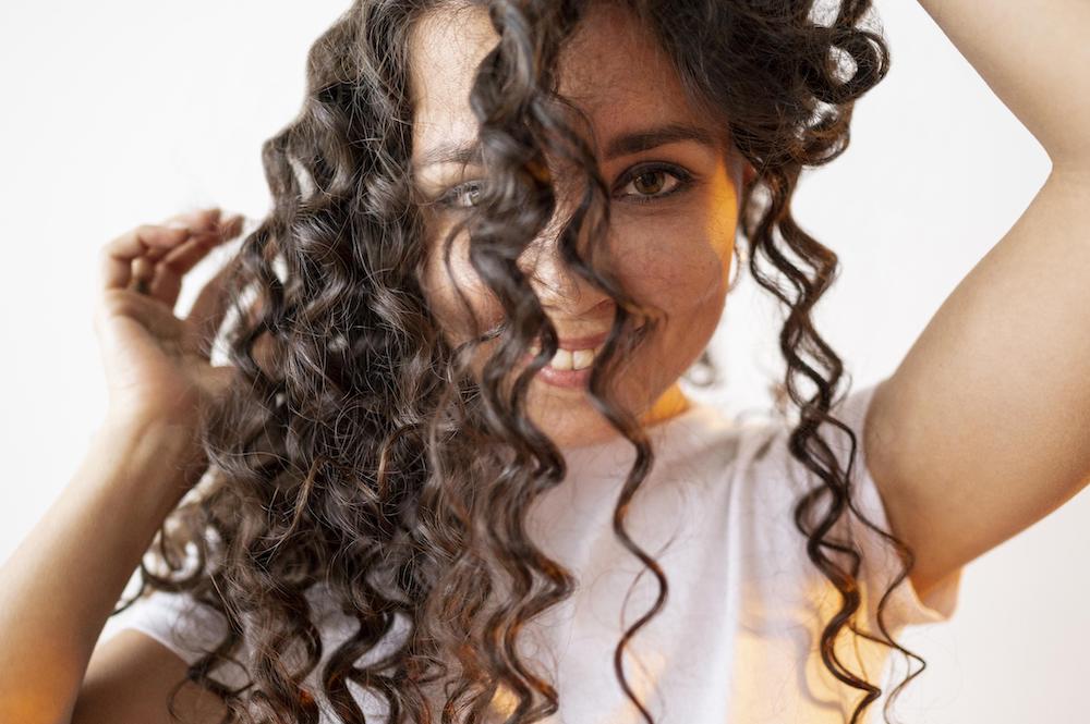 3 productos imprescindibles del método curly ecológico creados por la marca de cosmética orgánica La Biznaguera para un cabello rizado con efecto WOW. Sin siliconas, microplásticos ni ingredientes tóxicos para tu cabello o el medio ambiente.

bit.ly/44jSXXB