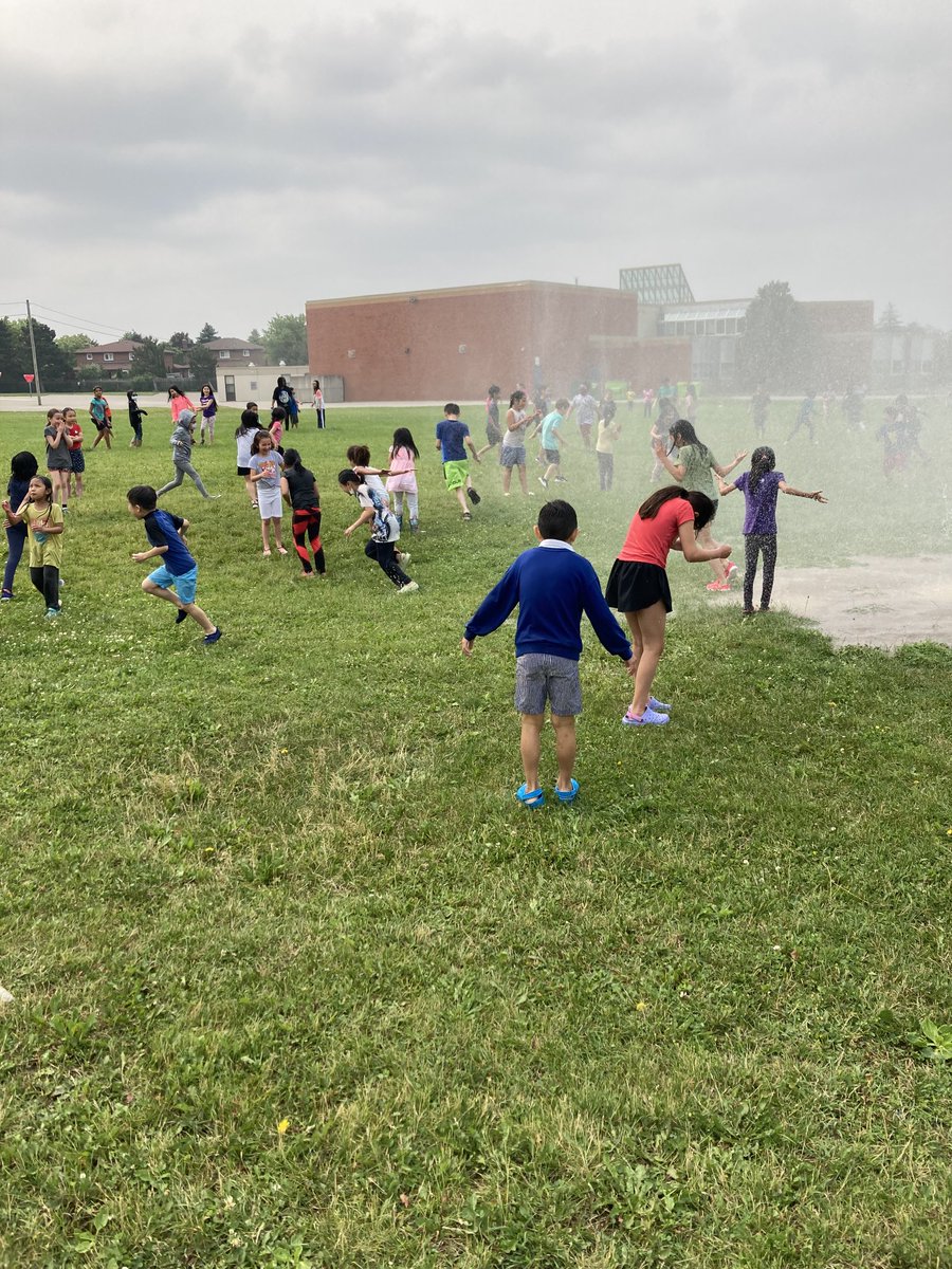 Merci, Fire Fighters from Markham Station 97. ⁦@JoelChiutsi⁩ ⁦<a href="/DomenicScuglia/">Domenic Scuglia -</a>⁩ ⁦<a href="/YCDSB/">York Catholic District School Board</a>⁩