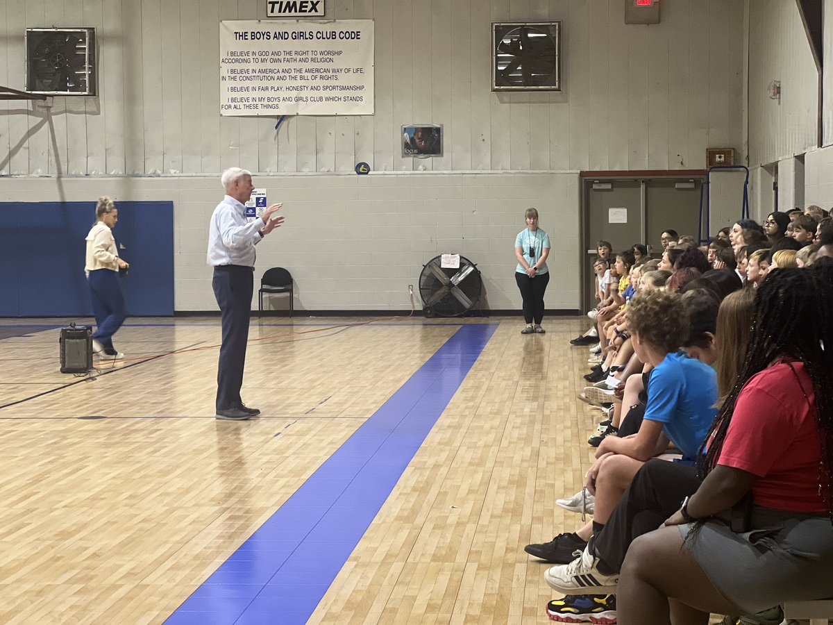 Thank you <a href="/rep_stevewomack/">Rep. Steve Womack</a> for visiting the <a href="/BGCBentonCounty/">BGCBC</a> this morning and speaking to our Club kids.

We appreciate you taking time to connect with these future leaders! 

#GreatFutures #WhateverItTakes