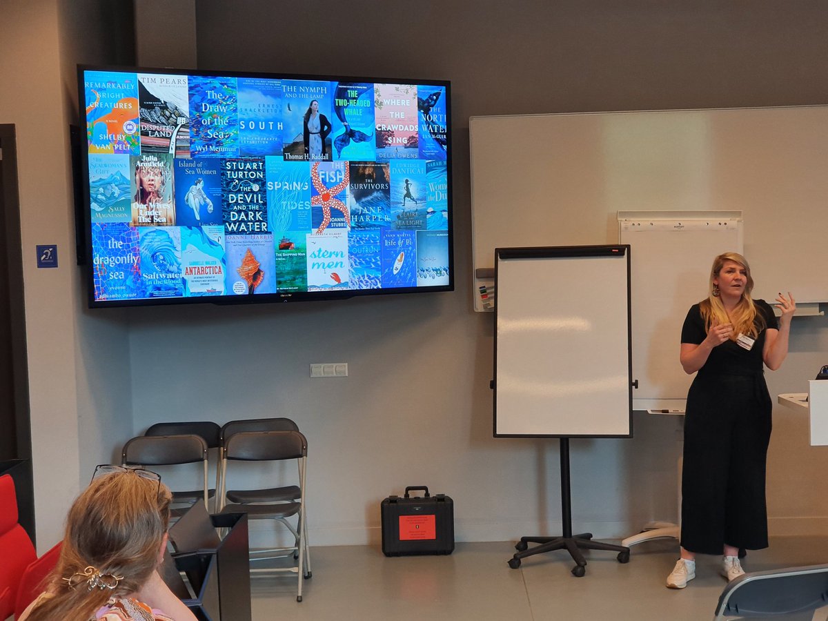 AmandaSchaScha's tweet photo. @EmmaJMcKinley sharing a heartwarming retrospective of the #MarSocSciBookClub and opening to a discussion about the importance of support and affinity groups:
The club has been a space where personal support, friendship &amp; kindness coexists with honing critical thinking skills https://t.co/RWU9H4JYsW
