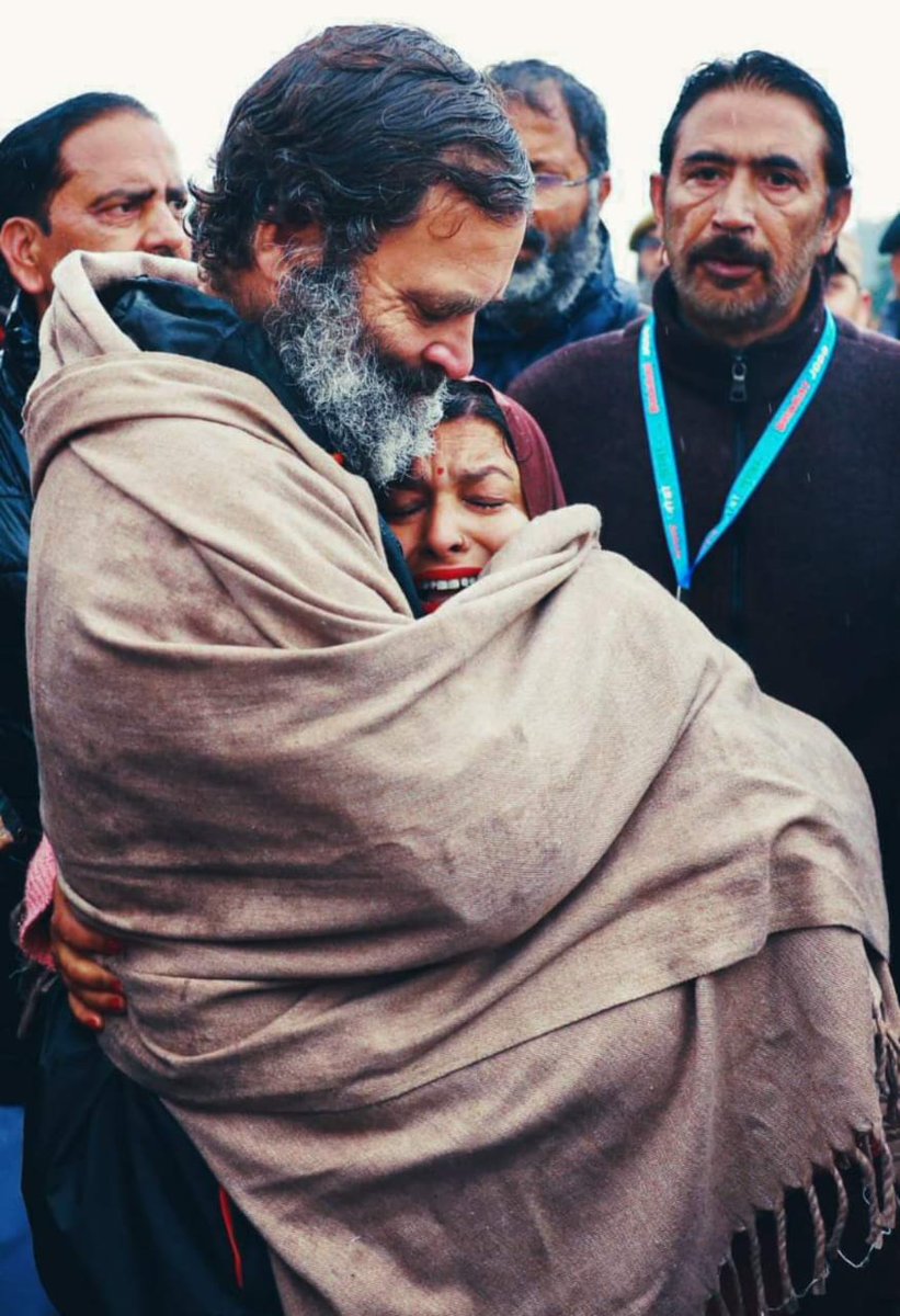 Premray1927's tweet photo. देश का एक बेटा अपने देश के और बेटों और बेटियों से मिलने जा रहा है। एक भाई अपने उन भाइयों से मिलने जा रहा है, जिनकी मां एक है। अपनी उन बहनों से भी मिलने जा रहा है, जिनकी रक्षा का वचन उसने अपनी भारत मां से किया है। https://t.co/sb9kuBBTY3