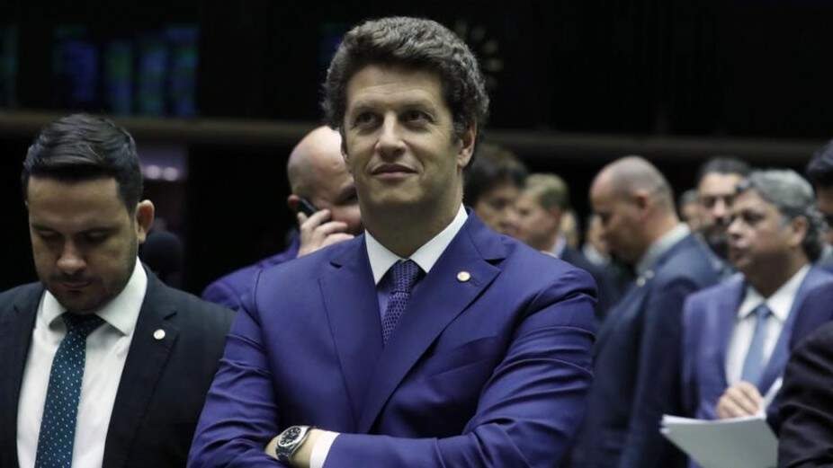 Paxbrasilis's tweet photo. 🚨🤺Máscara de petista vai cair!
🔥🔥🔥 Em breve, Valmir Assunção, um dos líderes e defensores do MST será desmascarado! 
 Em vídeo confirmado pelo deputado Ricardo Salles (PL-SP), relator da CPI, um sem-terra afirma que o deputado Valmir Assunção (PT-BA) estaria tomando R$125 mil mensais de assentados do MST no Estado.

Explicado o motivo do desespero da turma do PT psol quanto aos motivos de entrar na justiça contra Salles e Zucco por fazerem visitas sem aviso nos assentamentos.

CPI do MST pegando fogo 🔥🔥🔥