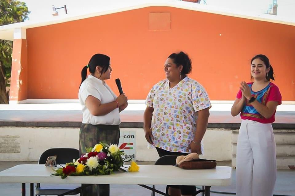 ma_vecha's tweet photo. ¡Qué orgullo ser tú! Levantarte todos los días sabiendo que eres la mejor versión de ti, teniendo la satisfacción que quien eres, será memorable en este plano existencial.
Es por ello que mereces todo el amor, todo el cariño y todo el respeto.

(Hilo) https://t.co/8QTHEIb2tS