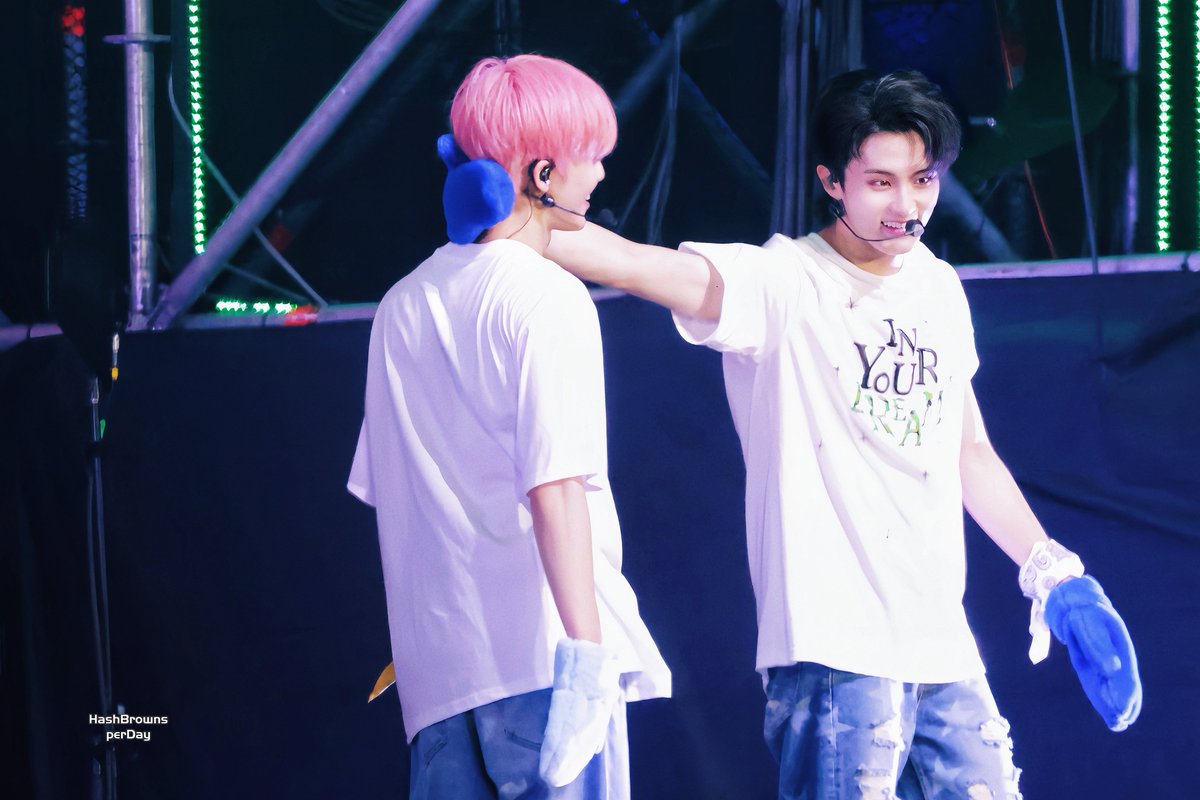 230602 TDS2 Seoul Encore Day2
마크 재민 

#마크 #재민 
#맠잼 #markmin 
#MARK #JAEMIN 
#THEDREAMSHOW2_In_YOUR_DREAM 
#NCTDREAM