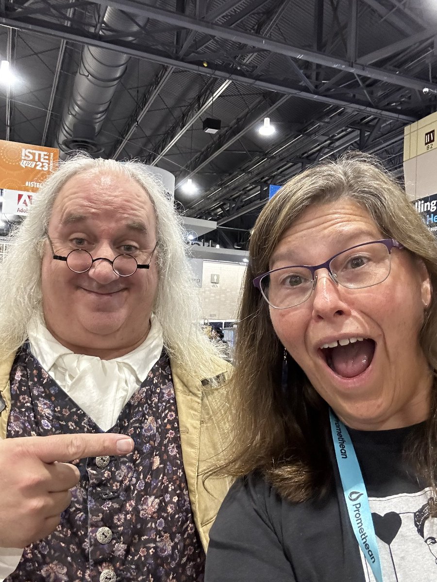 DJMunson tweet media