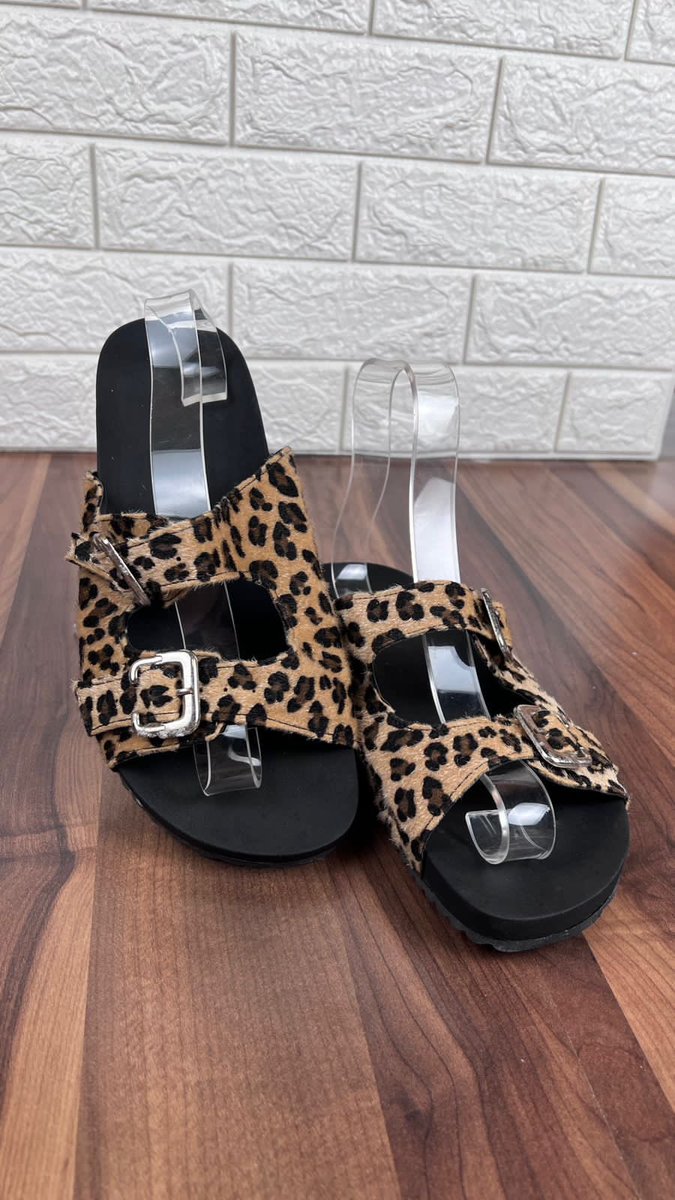 docevicioshoes's tweet photo. Número 41,5
R$ 65,00 cartão em até 3x 
5% de desconto pagamento no pix 

Pedidos pelo WhatsApp: 21 96541‑8424

https://t.co/HBpwCQFS9e

Liquidação queima de estoque, sem troca e sem reposição https://t.co/cBzEFNGmqZ