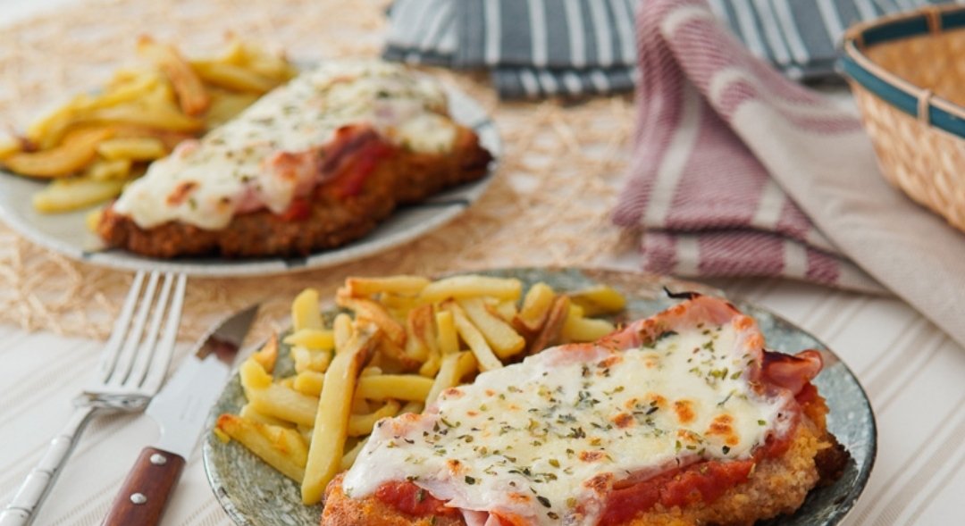 EeleUvee's tweet photo. Quiero una comida así pronto...#milanesa #pornfood pásaselo a la persona que si o si DEBE invitarte😜 https://t.co/T8eblDDdXR
