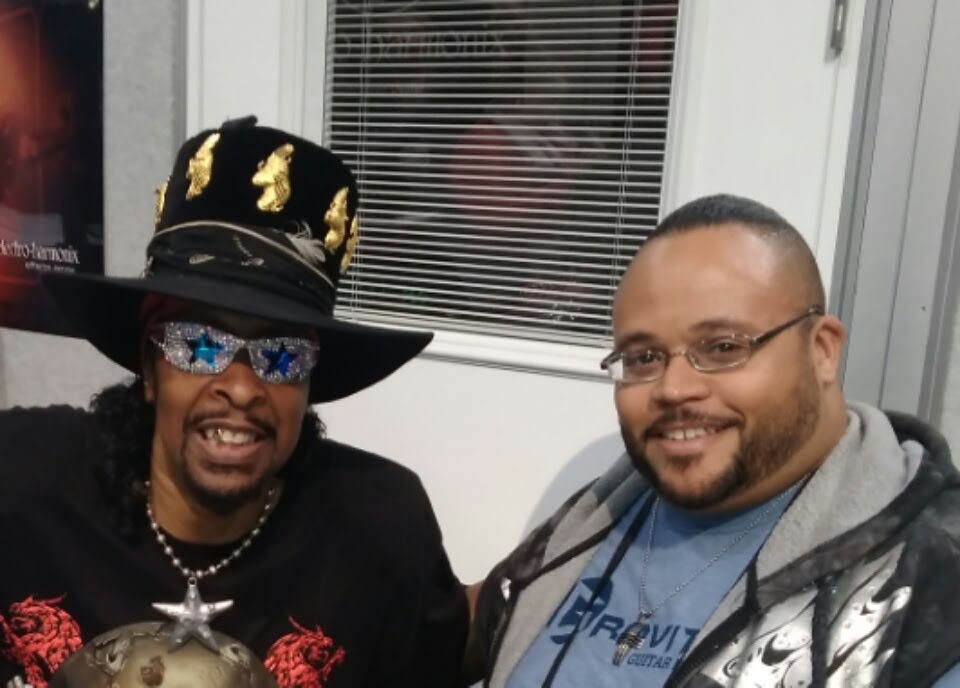 bigpoppad73's tweet photo. @Bootsy_Collins Just saying hello from Xenia Ohio. Remember that time we met at NAMM. https://t.co/VilZymUY9E