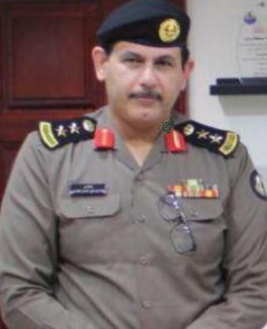 saud_abdulghani's tweet photo. العميد مهندس محمد بن علي بن حمدان الغامدي، ولد ونشأ ودرس بالمدينة، التحق بالسلك العسكري وتدرج فيه وتقلد مُختلف  المناصب والرتب، كان مديرا لشرطة ينبع، ثم مديرا لإدارة الجودة والتمييز المؤسسي بشرطة منطقة المدينة، رجلا فاضلا خلوقا طيب ا��معشر، كان والده معلما بالمدرسة الفهدية، ثم سكرتيرا لمدير تعليم المدينة آنذاك أ.عبدالعزيز الربيع رحمهما الله جميعا، ثم انتقل لوزارة الداخلية، توفي بالمدينة ودفن بها (المصدر أ.منى يوسف حمدان الغامدي حفظها الله).