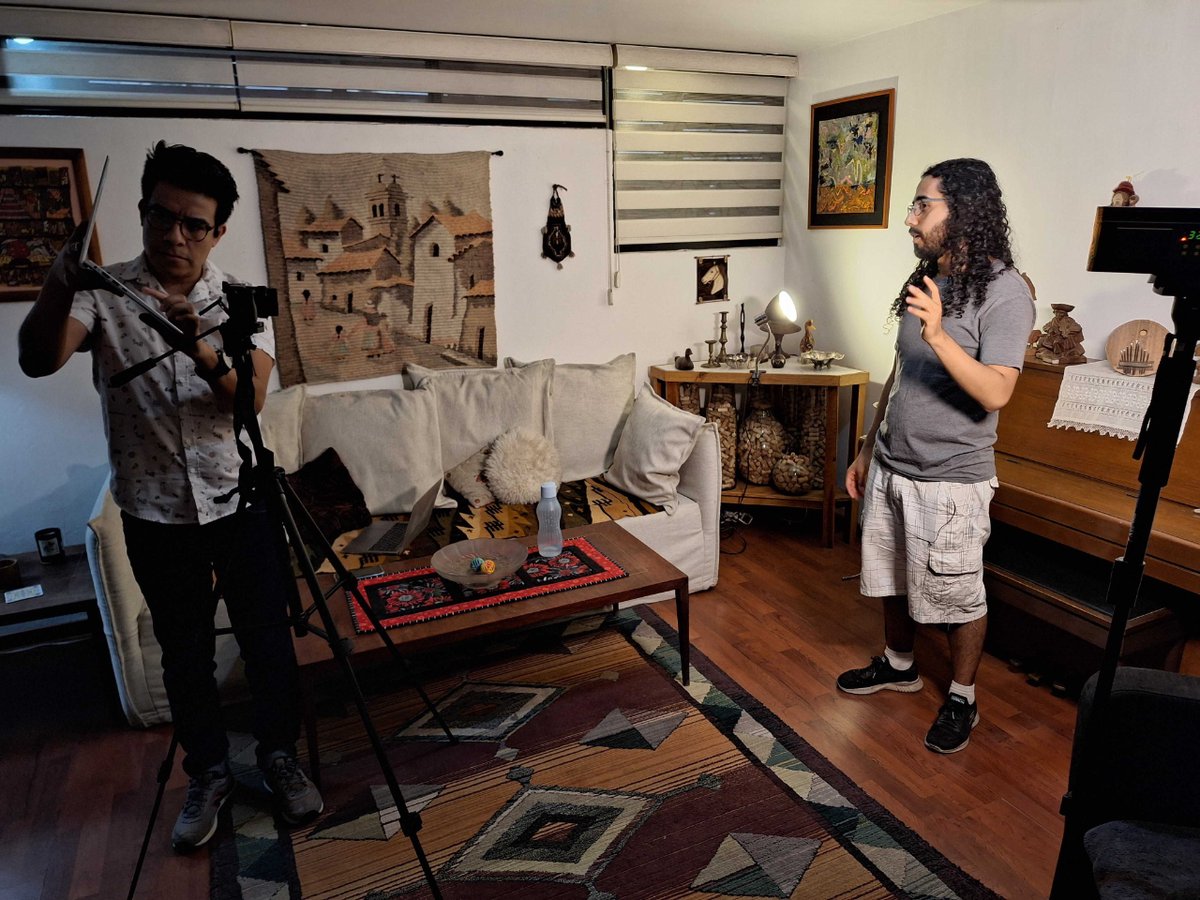 Estas semanas hemos estado grabando materiales que podrás ver más adelante. 🎥

Como dicen por ahí: ¡se vienen cositas! ✨