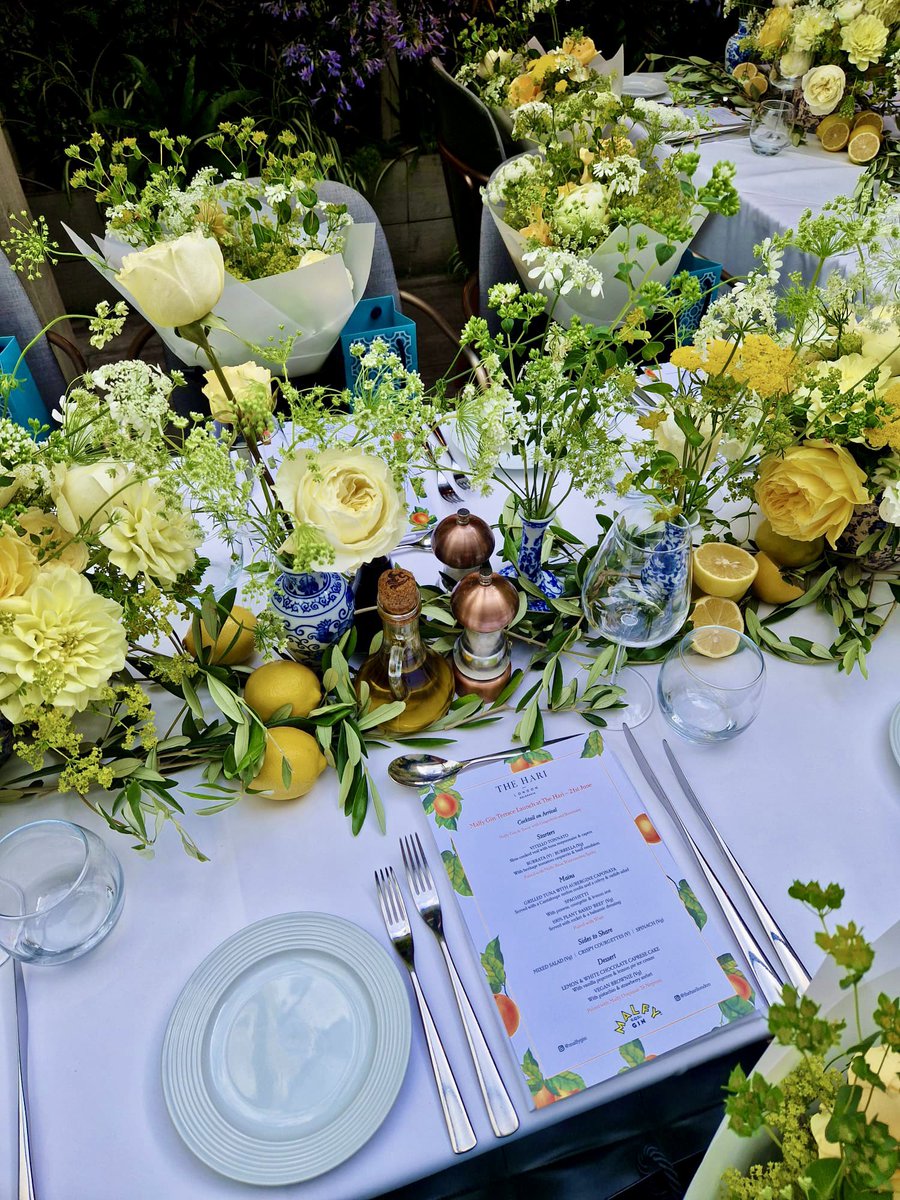 We can’t get over how beautiful this event was on our Garden Terrace! 📸🍋💙