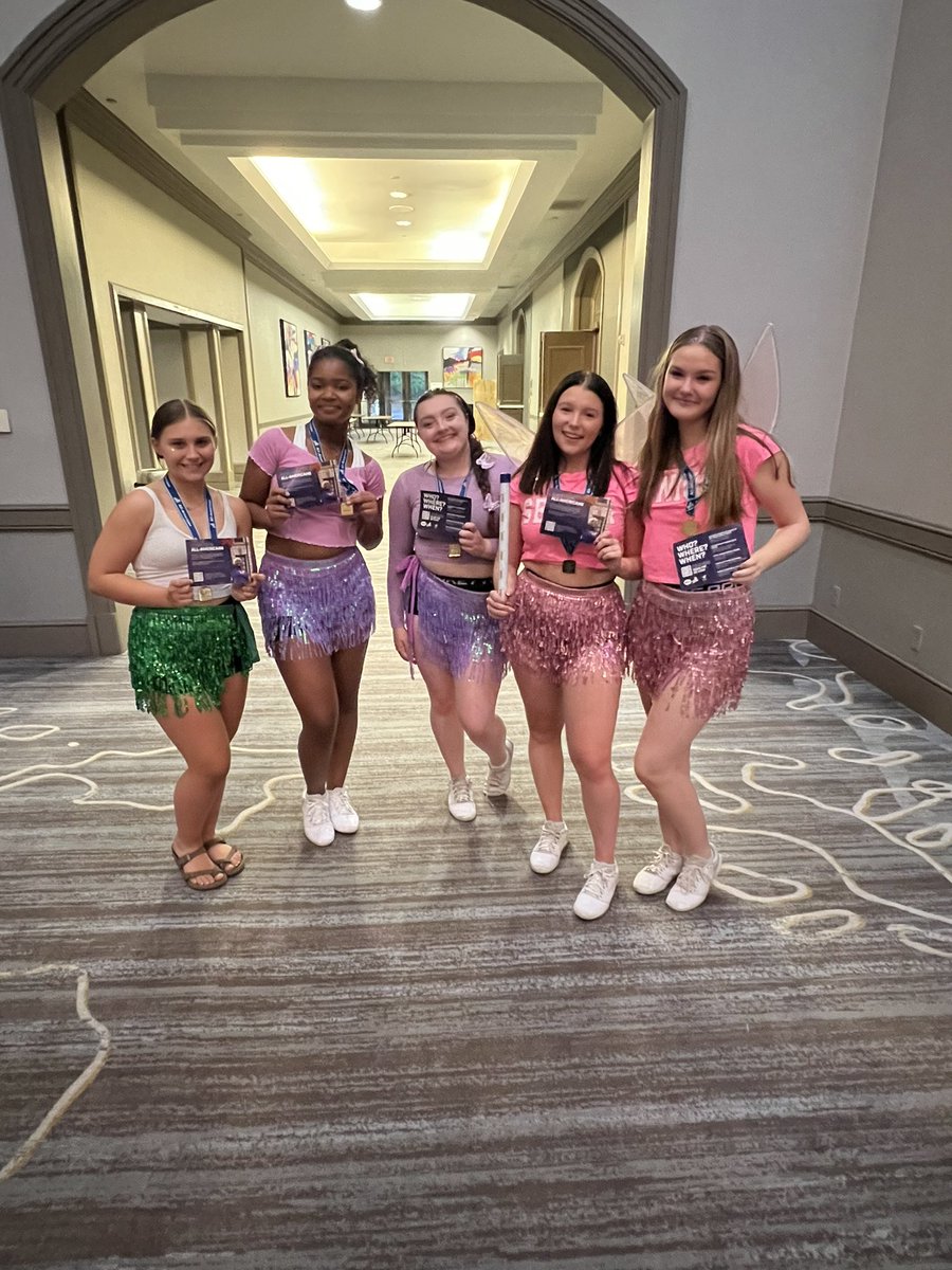 RockvaleHSRockettesDance tweet media