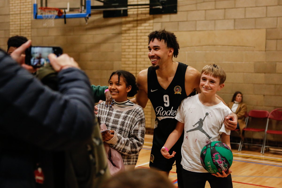 rocketsreading's tweet photo. What a season from Troy‼️

1 x Team of the Year.
Multiple Team of the Weeks. 
1 x #TroyTime sign 🪧 

#ThankYouTroy #RocketsAreGo https://t.co/tmfIYXlhpr