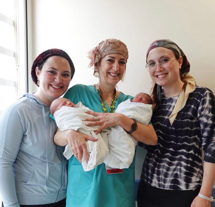 ShaareZedekUS's tweet photo. Midwife finds out at the end of the night: Two nurses would give birth in one shift!

See more on this great story: https://t.co/8WheAd2GDV https://t.co/jhC1Xgin68