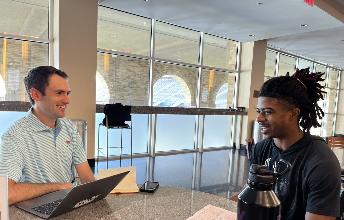 _Mark_Cohen's tweet photo. Great to have @DWStraka49 with @CBSSports on campus today for visits with TCU wide receiver @jojoearle1, running back @6sixGod_ and offensive lineman @TBrockermeyer! https://t.co/GzEJ1KhgnC