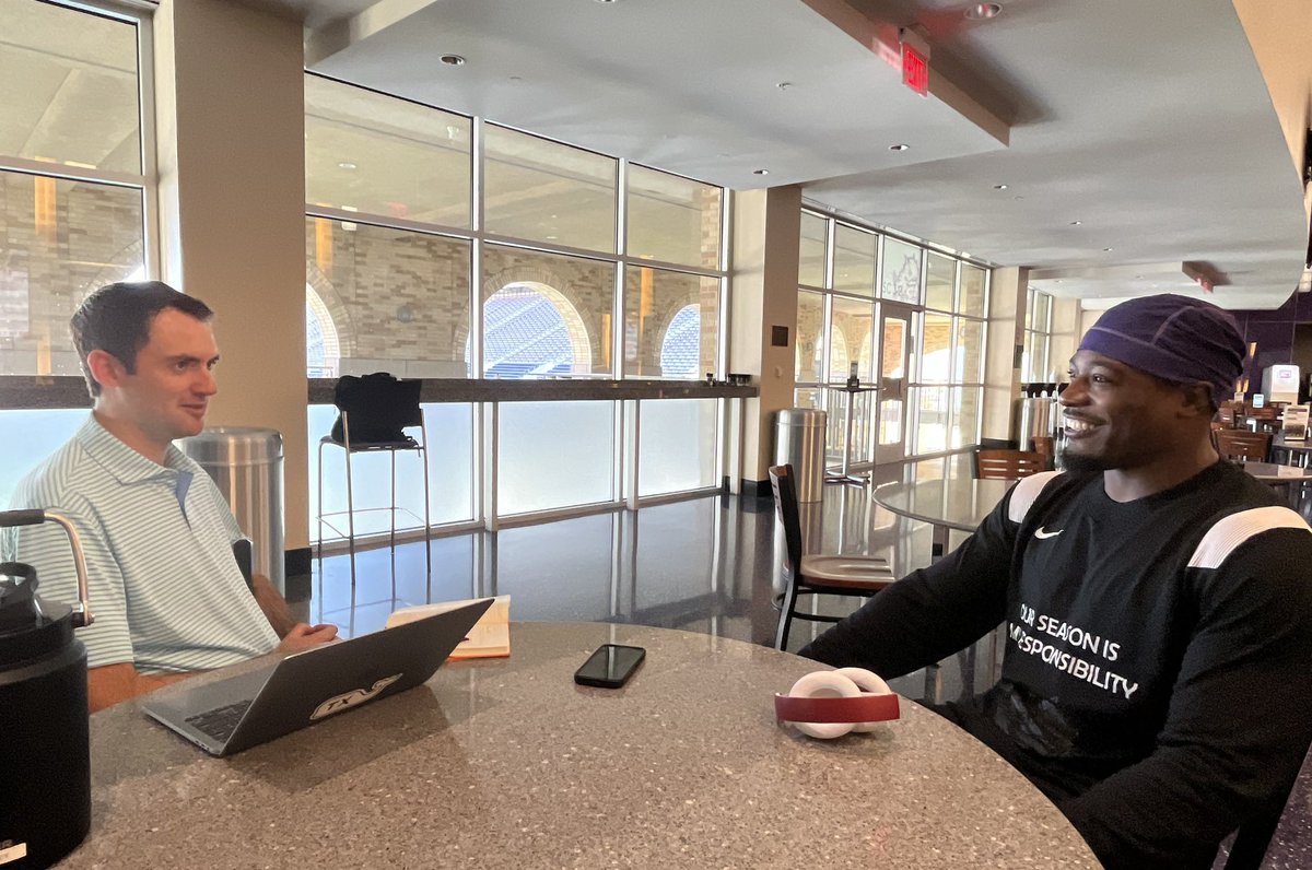_Mark_Cohen's tweet photo. Great to have @DWStraka49 with @CBSSports on campus today for visits with TCU wide receiver @jojoearle1, running back @6sixGod_ and offensive lineman @TBrockermeyer! https://t.co/GzEJ1KhgnC