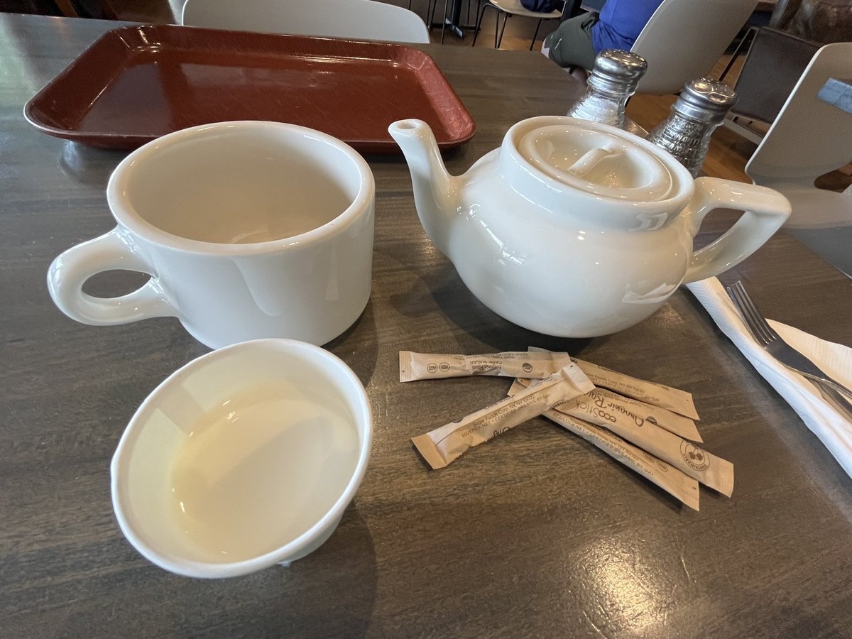 AnjaTEAgle's tweet image. #tea out this morning.
#tealife has its struggles. At least it is whole leaf.

(Non tea people, there is much wrong.)
