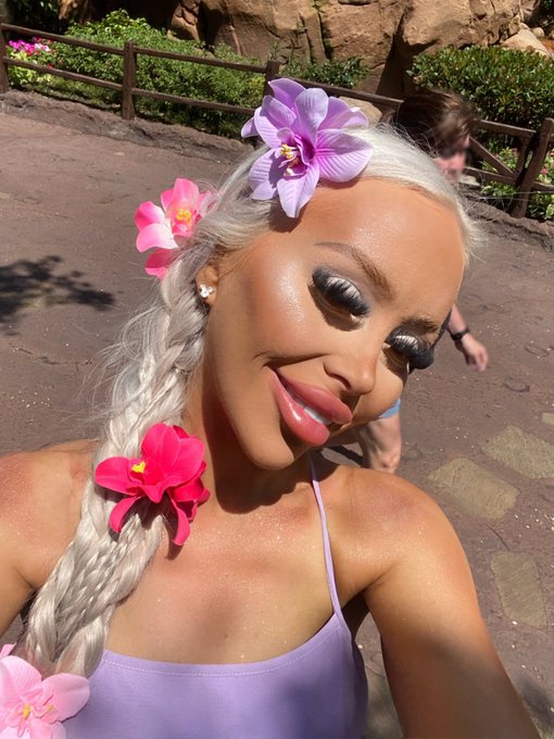 🌻🌸☀️👩&zwj;🦳👑 https://t.co/bUcQgZF6TK