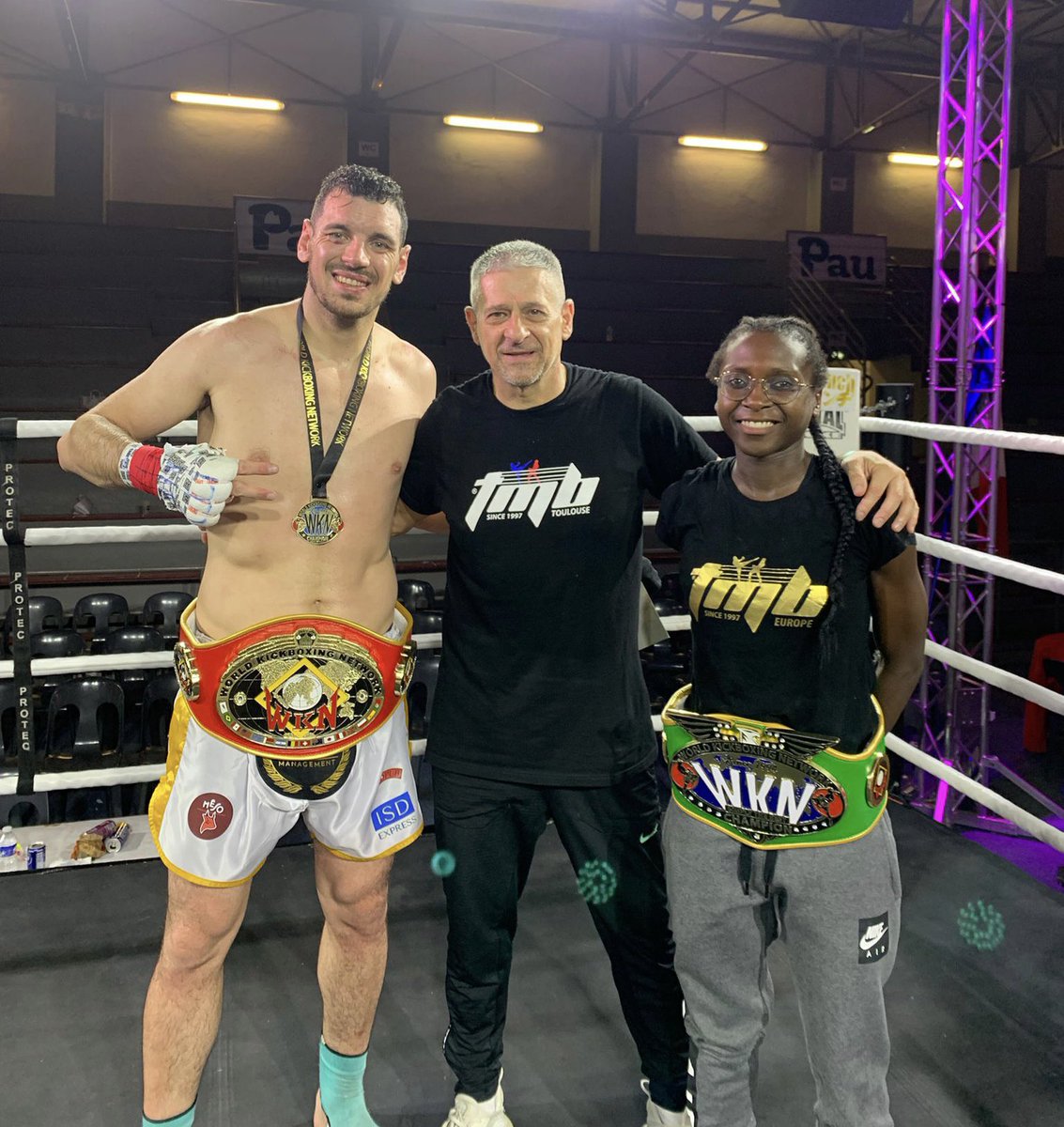 tmboxe's tweet photo. Nandi gagne l’Europe et Falendry gagne le Monde!
Le Toulouse Multi-Boxe toujours plus haut!! https://t.co/aQFCFK3NTA