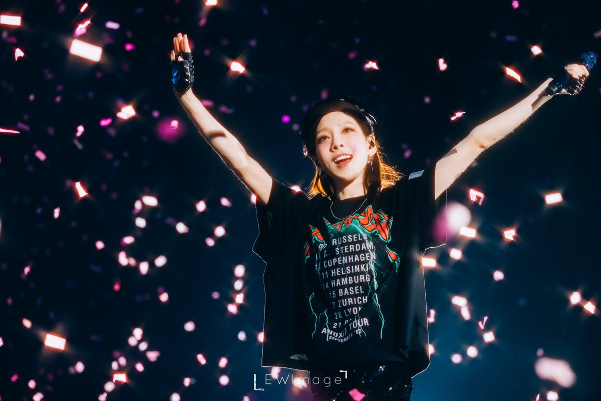 belovedTY39's tweet image. Stay together sailing into the night
온 바다의 깊은 어둠도
핑크빛으로 만들어 준
널 위해 again and again and again