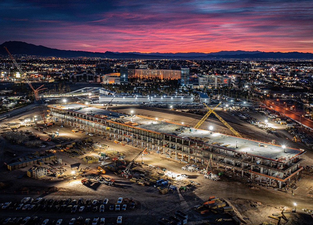 ENR_SW's tweet photo. Watch the exclusive video and read about the blazing fast construction for F1's new paddock building and race track on the Las Vegas Strip and other busy roadways for the upcoming November race.  https://t.co/PuiYIXItcj https://t.co/mZvuFKcCKB