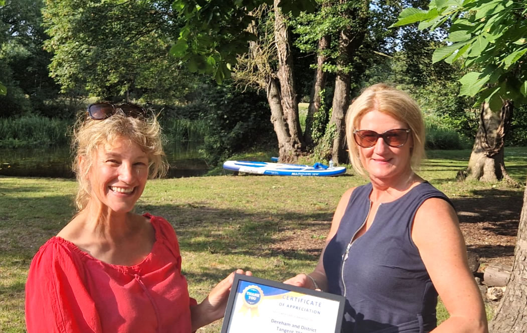 Jayne Morris presents Angela Hook with a certificate of appreciation for the kind donation from Dereham and District Tangent 791 Club.

Thank you Tangent 791 club - and thank you to all of our fundraisers!

#rtcw #charity #fundraising