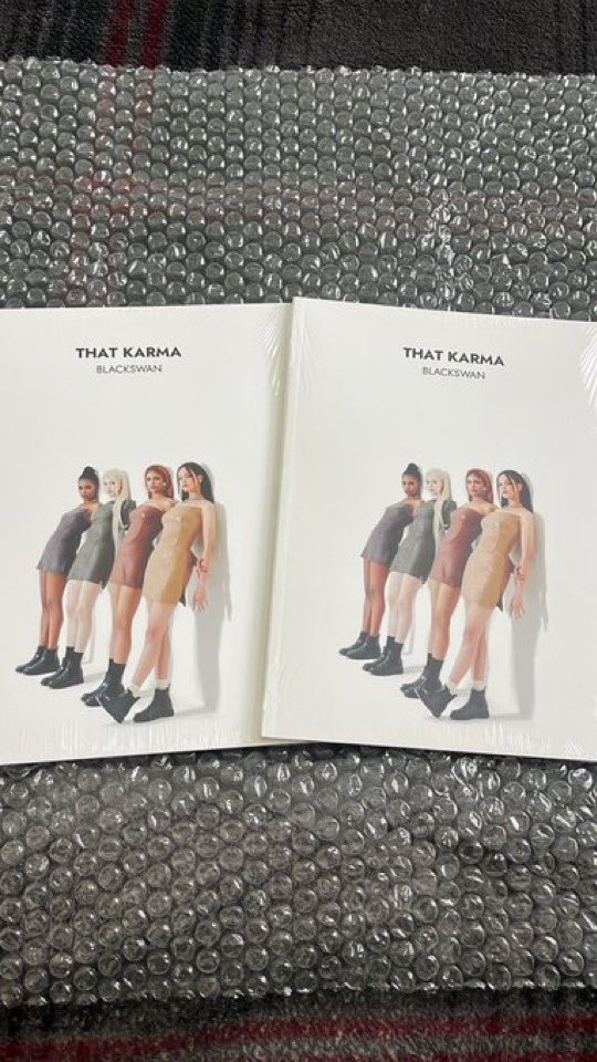 letsplayfoots's tweet photo. Now that karma has reached 5m I’m giving away 2 albums !! Only ppl in  the U.S. cause shipping too much 😭😭😭 https://t.co/uM1bQ8FM7Z