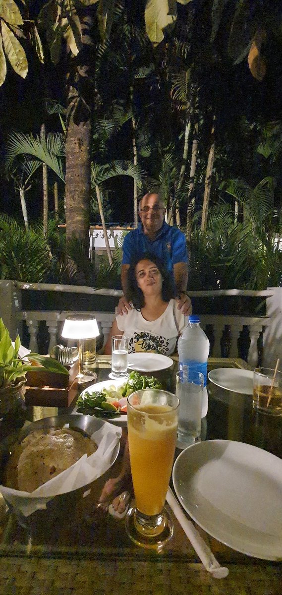 abbasrazvi's tweet photo. Good whiskey, good food and good company. With old pal Roshan, GM of Soul Vacations. #ColvaBeach #SouthGoa https://t.co/bLLf0G0JoU