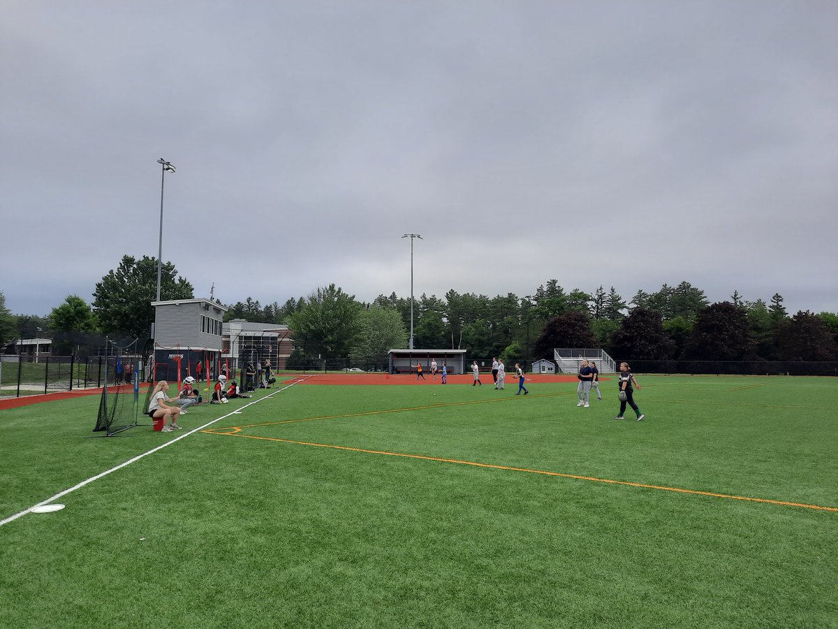 CoachBruce_'s tweet photo. Our high school school clinics continued Tuesday night. Pitching clinic along with skills and drills. Coaches and players running the clinic. Future softball players in the making. Let's Go #cmmustangssoftball #cmccmaine #yankeeconference #cmmustangs #mesports #rollstangs π΄π₯ https://t.co/2r6crpr1uT