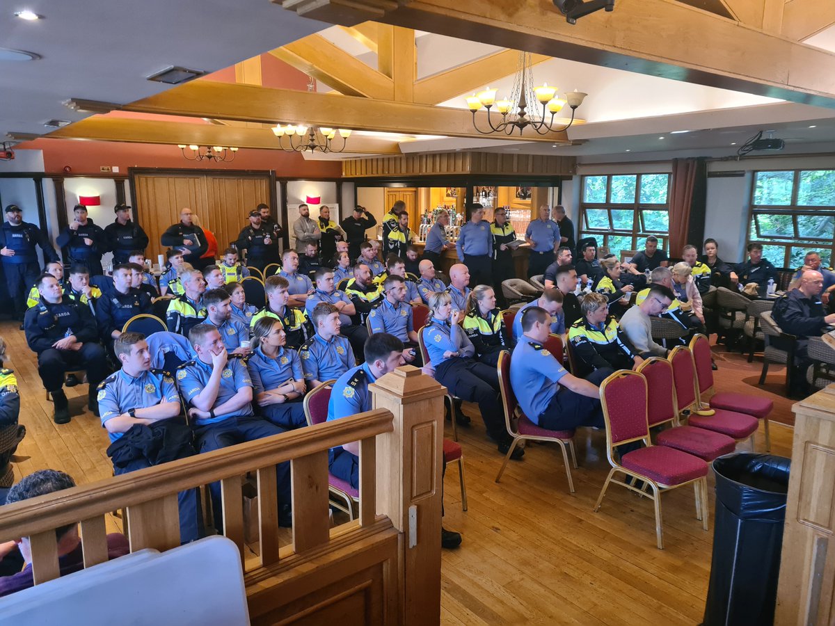 gardainfo's tweet photo. Inspector Phibbs from Rathfarnham has just briefed Gardaí ahead of @theweeknd's gig in Marlay Park this evening.
We'll be here all night for anyone that might be blinded by the lights! ⋆⁺₊⋆💡 ⋆⁺₊⋆
Mind yourselves and one another, stay dry and have fun!
#HereToHelp https://t.co/0ydOwPI6xt