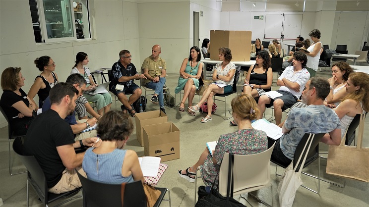 consorciedubcn's tweet photo. 🌈Avui hem compartit aprenentatges i experteses i els reptes per al proper curs 2023-24 en la sessió plenària de cloenda del programa #Xarxesperalcanvi a @FabraiCoats. ✨Un espai inspirador de trobada, intercanvi i coneixença de totes les xarxes!

Més ℹ️ a https://t.co/m2aqNIlZHc https://t.co/VWTw7fbH0T