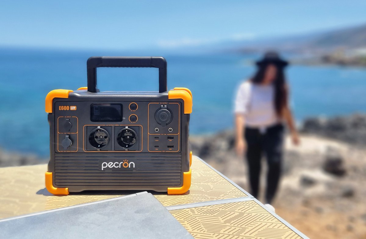 Nuestra Pecron E600LFP es mucho más que una batería portátil.🔋Con una salida de 1200W (y picos máximos de 2400W) va a satisfacer todas nuestras necesidades eléctricas en cualquier situación. 🚐 Ahora disfrutaremos al máximo de nuestro viaje sin preocuparnos por la energia. 👉🏻