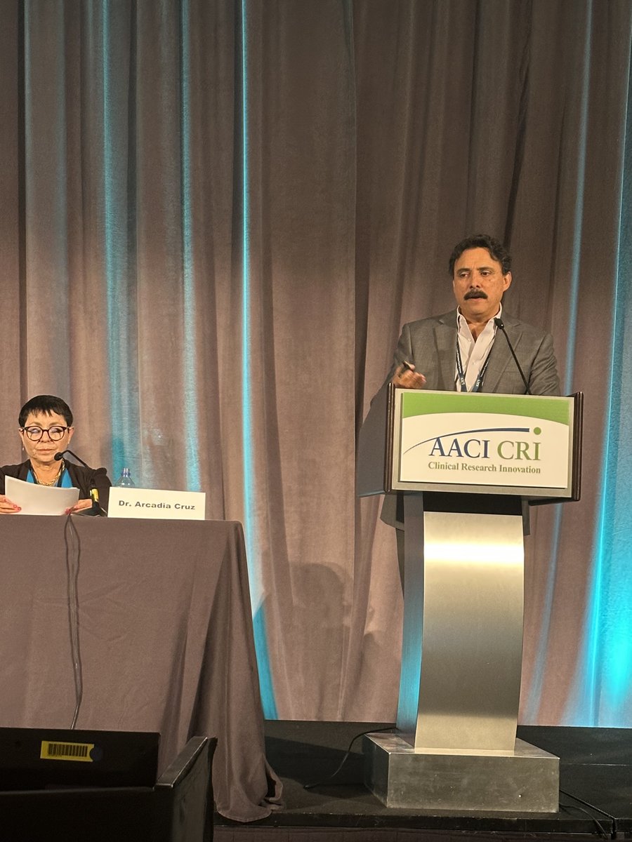 UCSDCancerCTO's tweet photo. Dr. Arcadia Cruz, PhD and Dr. Jesse Nodora, DrPH presenting at @AACI_Cancer #CRI2023 in Chicago on It Takes a Community: Overcoming the Barriers to Decentralized Trials  @UCSDCancer_COE @UCSDCancer https://t.co/MivNl7sEhT