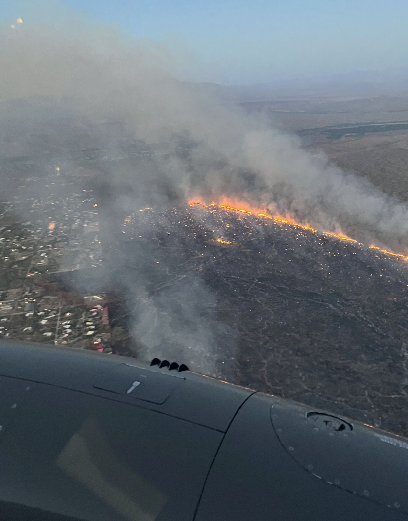 azstateforestry's tweet photo. #DiamondFireUpdate: Fed &amp; state hand crews made significant progress overnight getting line around fire. Fire still est. at 2500 acres w/no containment. AA reports fire moved around overnight &amp; poss. add'l growth. Fire moving S. toward McDowell Mtn. Reg. Park. 
More info: 🧵🔥 https://t.co/rYGPTAljuL