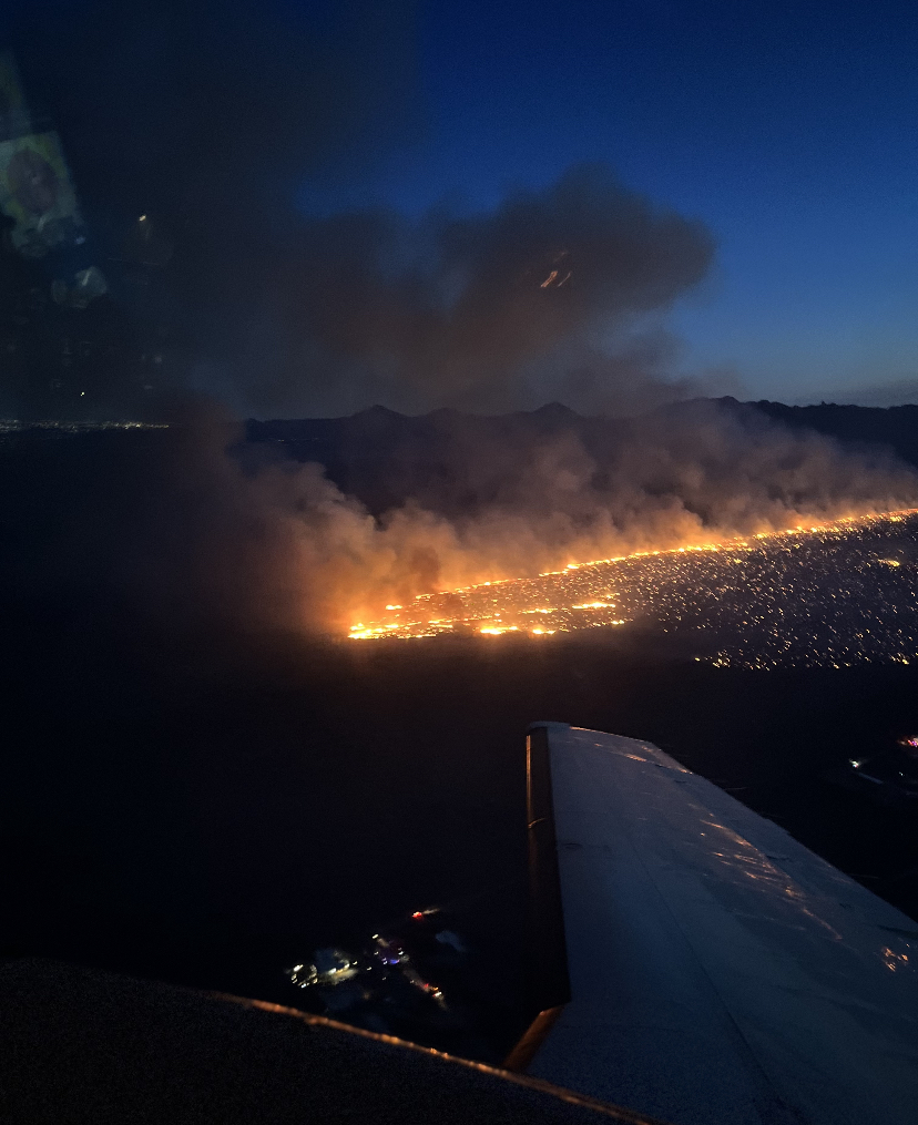 azstateforestry's tweet photo. #DiamondFireUpdate: Fed &amp; state hand crews made significant progress overnight getting line around fire. Fire still est. at 2500 acres w/no containment. AA reports fire moved around overnight &amp; poss. add'l growth. Fire moving S. toward McDowell Mtn. Reg. Park. 
More info: 🧵🔥 https://t.co/rYGPTAljuL