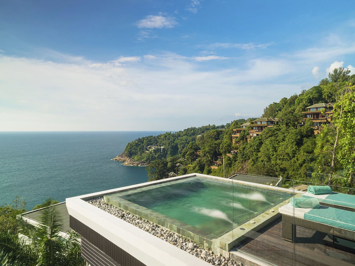 onefinestay's tweet photo. What better place to savour the mesmerising vistas of Thailand than from the pool of an exclusive Thai villa? 

From enjoying an early morning dip to sipping sunset cocktails poolside, these six gorgeous vistas will captivate you from morning to night. 

https://t.co/XcpUCEGsqZ https://t.co/OVYBK67Ml7